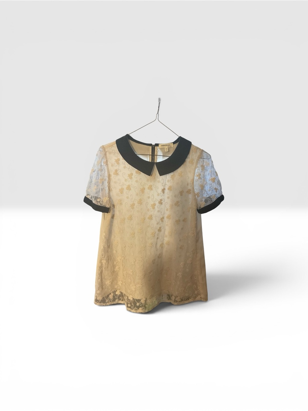 Monteau Lace Top with Black Peter Pan Collar